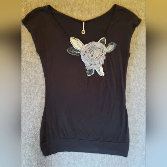 Robin K. Blouse Womans Medium Black Rose Stretch Classic Floral Breathable - Picture 5 of 9